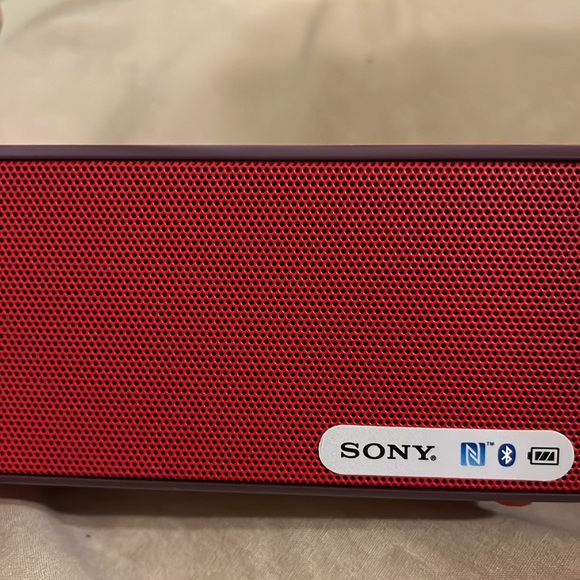 SONY Speaker BOTH SRSX2 Ultra-Portable NFC Bluetooth Wireless Red white - Picture 7 of 11